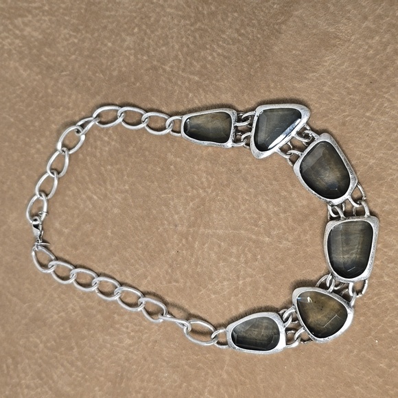 Vintage Avon Silver Tone Green Blue Green Necklace - Picture 3 of 8